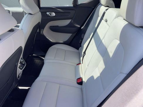 Certified 2023 Volvo XC40 B5 Plus w/ Climate Package AWD/4WD image 23