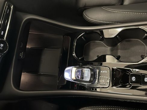 New 2026 Volvo XC40 B5 Ultra w/ Protection Package Premier image 19