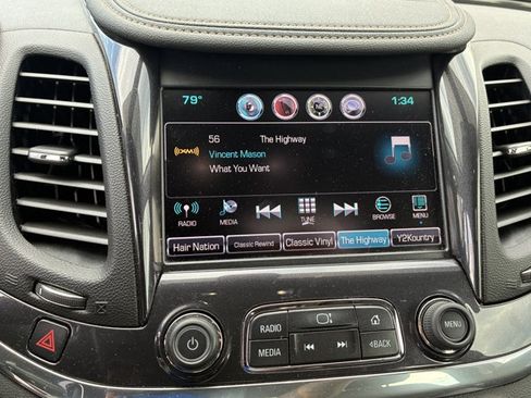 Used 2016 Chevrolet Impala LT w/ Convenience Package FWD image 17
