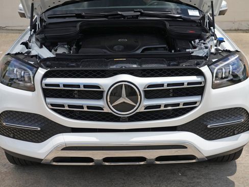Used 2023 Mercedes-Benz GLS 450 4MATIC image 8