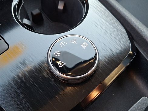 Certified 2023 Nissan Rogue SV w/ SV Premium Package image 24