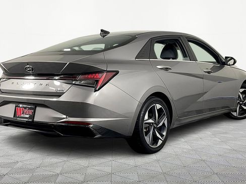 Used 2022 Hyundai Elantra Limited w/ Preferred Accessory Package image 7