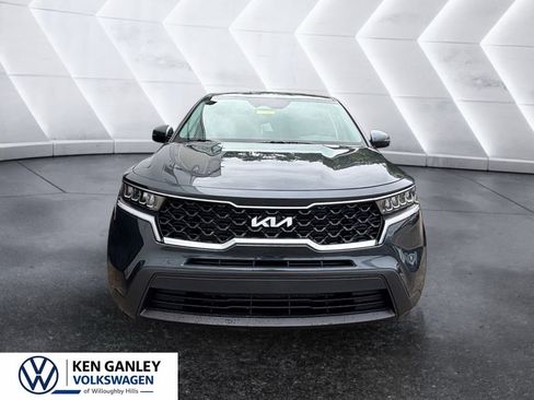 Used 2022 Kia Sorento LX AWD/4WD image 2