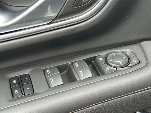 Used 2023 GMC Yukon XL AT4 image 12