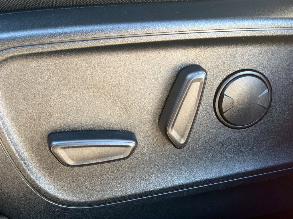 Used 2020 Ford Escape SEL FWD image 20