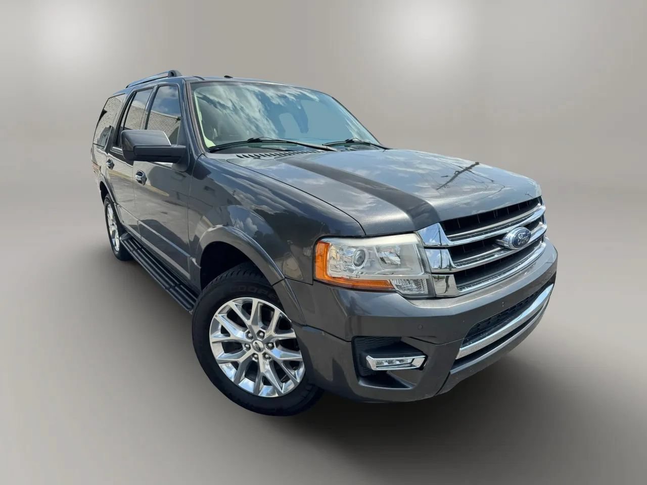 Used 2017 Ford Expedition Limited RWD image 2