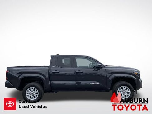 Certified 2025 Toyota Tacoma SR5 AWD/4WD image 9