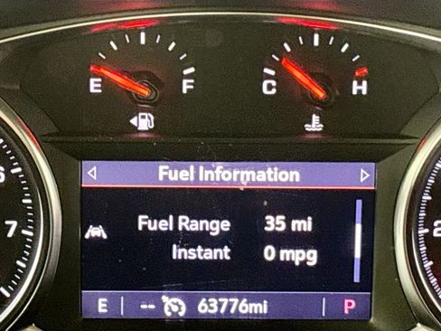 Used 2023 GMC Terrain SLT image 14