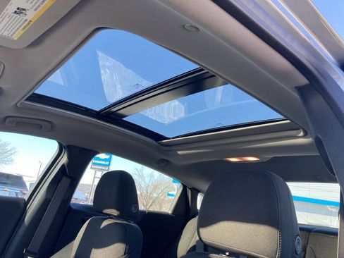 Used 2024 Chevrolet Malibu LT image 10