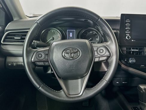 Used 2023 Toyota Camry SE image 18