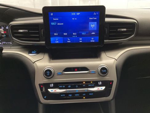 Used 2021 Ford Explorer XLT w/ Equipment Group 202A image 14