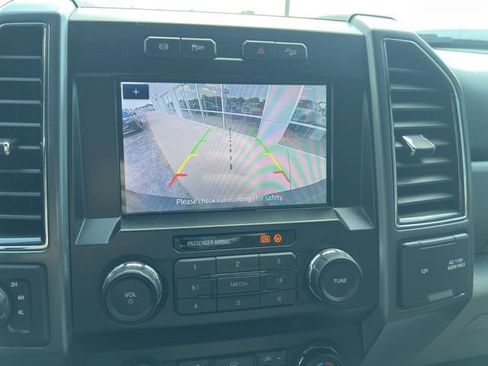 Used 2022 Ford F250 XLT w/ FX4 Off-Road Package image 17