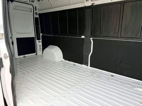 Used 2026 RAM ProMaster 2500 w/ Convenience Group FWD image 12