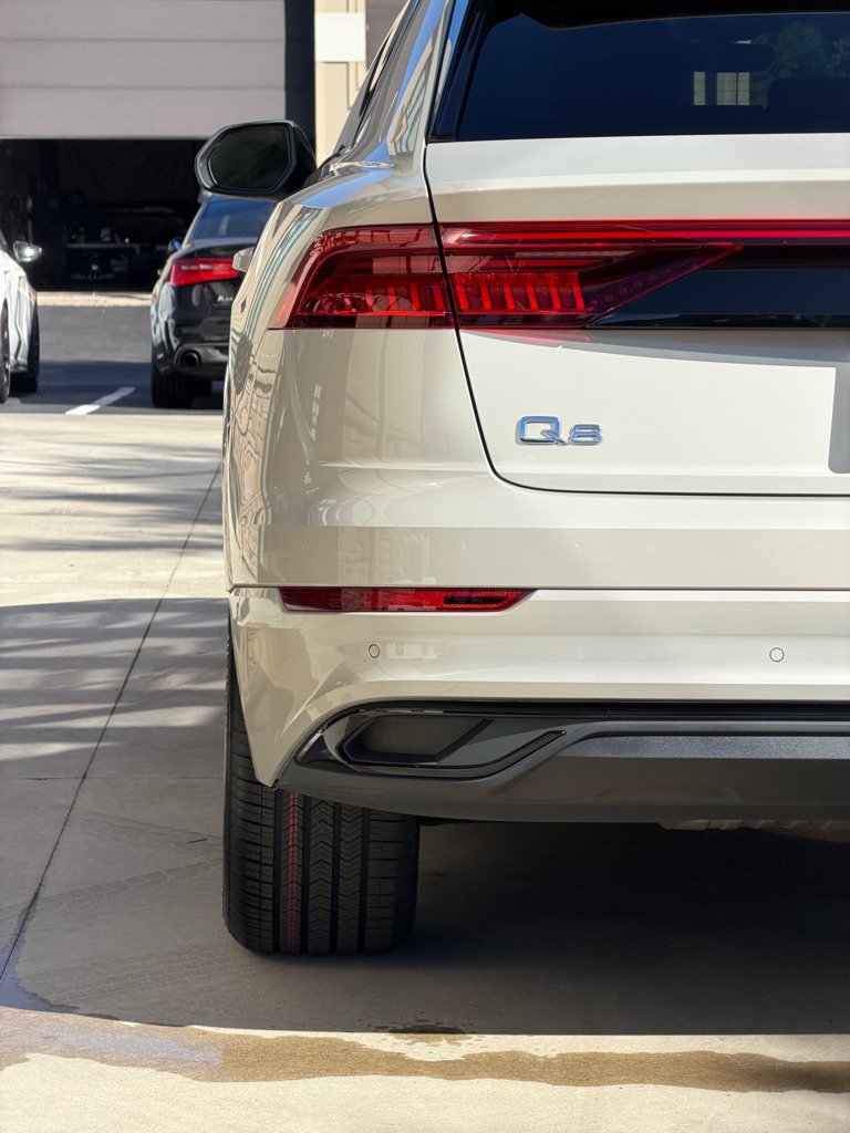 Used 2023 Audi Q8 Premium w/ Convenience Package AWD/4WD image 13