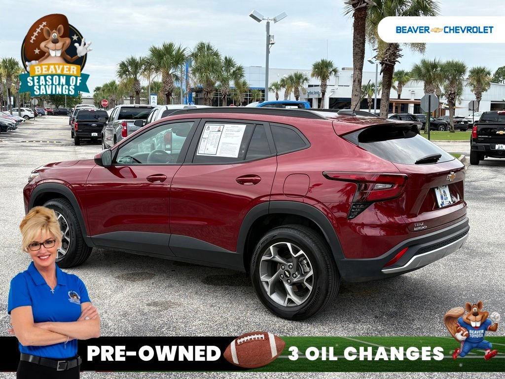 Used 2025 Chevrolet Trax LT FWD image 5