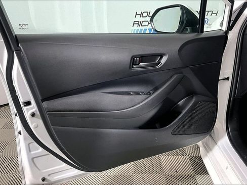 Used 2026 Toyota Corolla LE FWD image 18