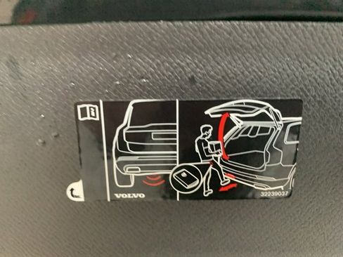 Certified 2022 Volvo XC90 T6 Inscription w/ Climate Package image 8