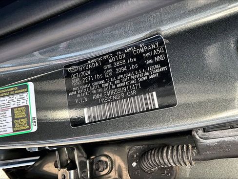 Used 2025 Hyundai Elantra SEL image 35