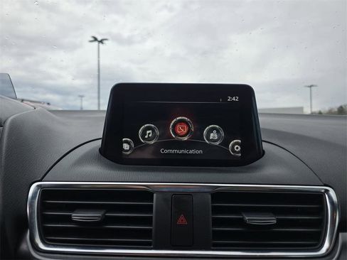 Used 2018 MAZDA MAZDA3 Grand Touring image 26