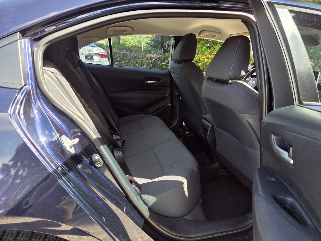 Used 2021 Toyota Corolla LE FWD image 17