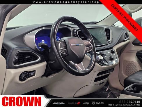 Certified 2021 Chrysler Pacifica Touring-L image 22