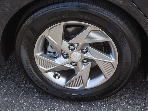 Certified 2025 Hyundai Sonata SE image 11