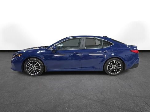 Used 2025 Toyota Camry XLE image 9