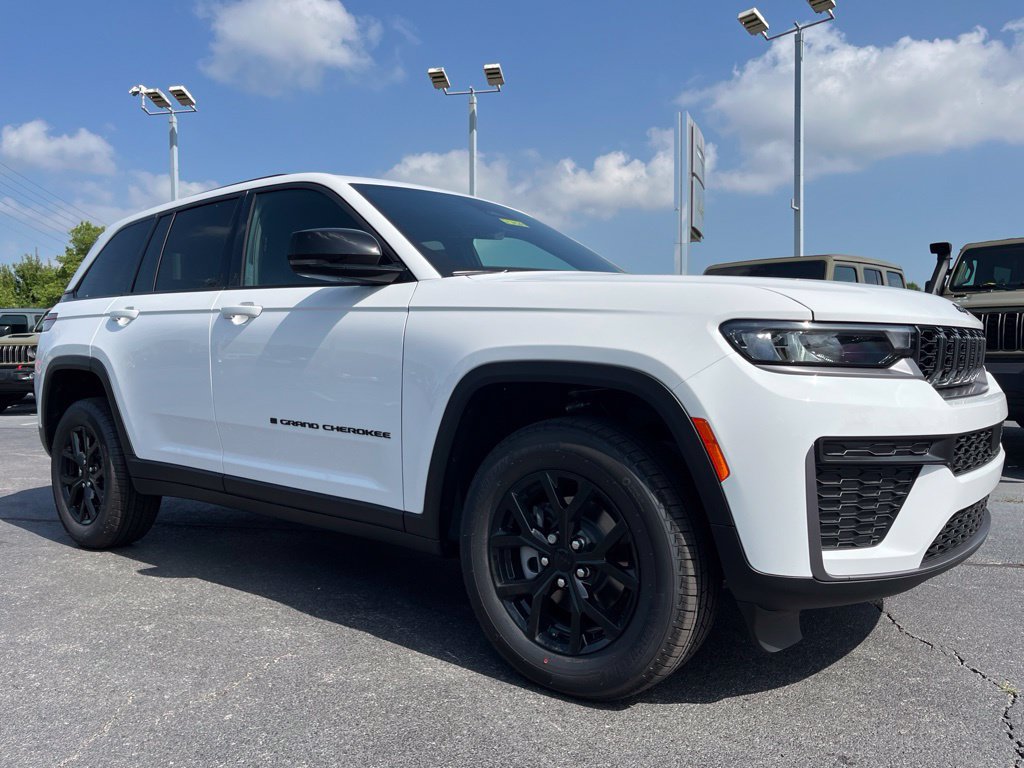 New 2026 Jeep Grand Cherokee Altitude AWD/4WD image 43