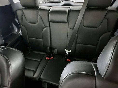 Used 2025 Kia Telluride S FWD image 29