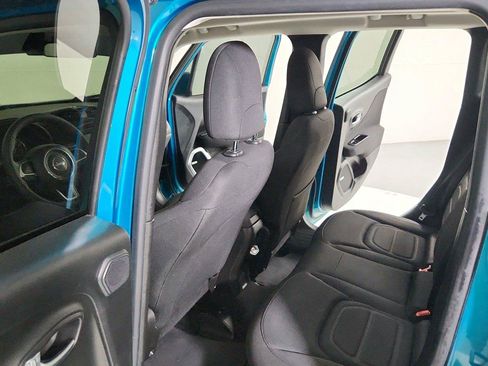 Used 2021 Jeep Renegade Latitude w/ Sun & Sound Group FWD image 24