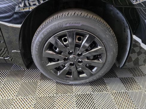 Used 2015 Nissan Sentra S image 37