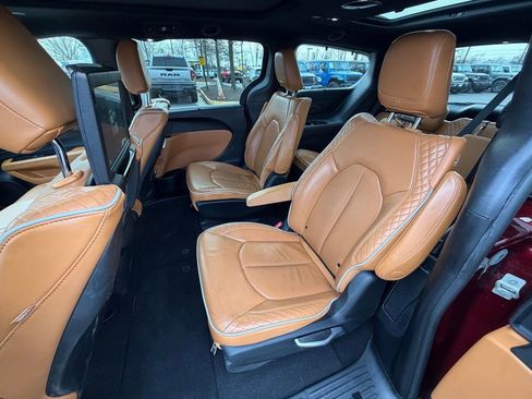 Certified 2021 Chrysler Pacifica Pinnacle image 14