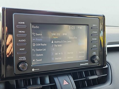 Used 2022 Toyota RAV4 XLE w/ Carpet Mat Package (TMS) image 25