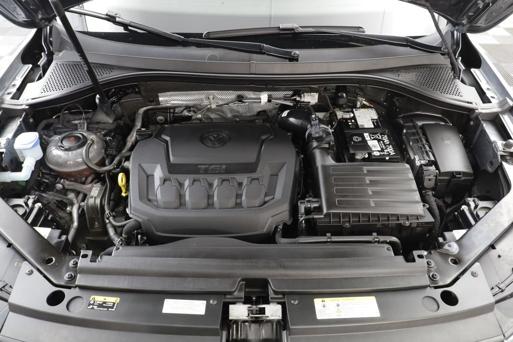 Certified 2024 Volkswagen Tiguan SE R-Line AWD/4WD image 23