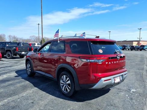 Used 2024 Nissan Pathfinder SL w/ Cargo Package image 6