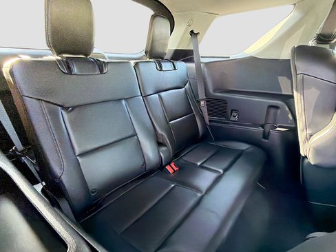 Used 2022 Ford Explorer XLT w/ Equipment Group 202A image 21