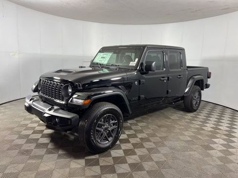 New 2025 Jeep Gladiator Sport AWD/4WD image 1