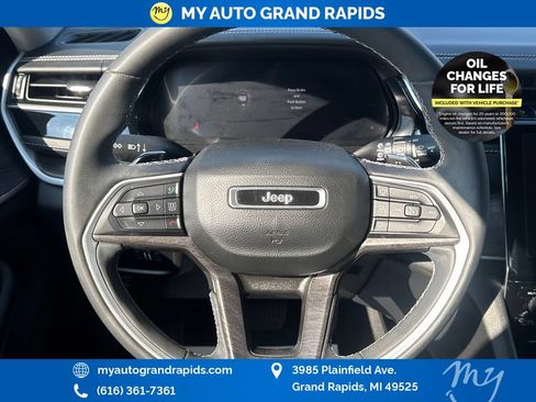 Used 2023 Jeep Grand Cherokee L Limited w/ Luxury Tech Group II AWD/4WD image 13