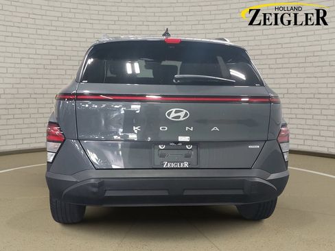 Certified 2025 Hyundai Kona SEL AWD/4WD image 6