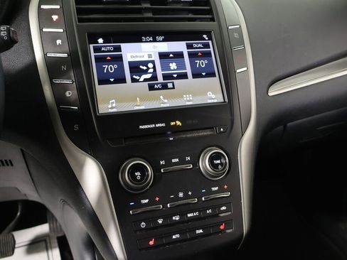 Used 2017 Lincoln MKC Premiere image 37