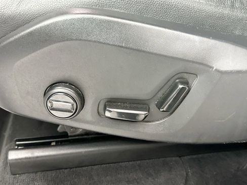 Certified 2024 Volvo XC90 B5 Core image 19