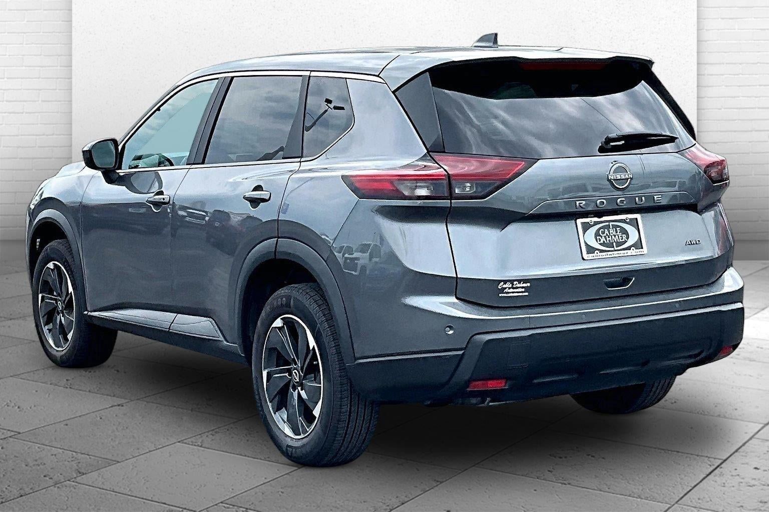 Used 2025 Nissan Rogue SV AWD/4WD image 11