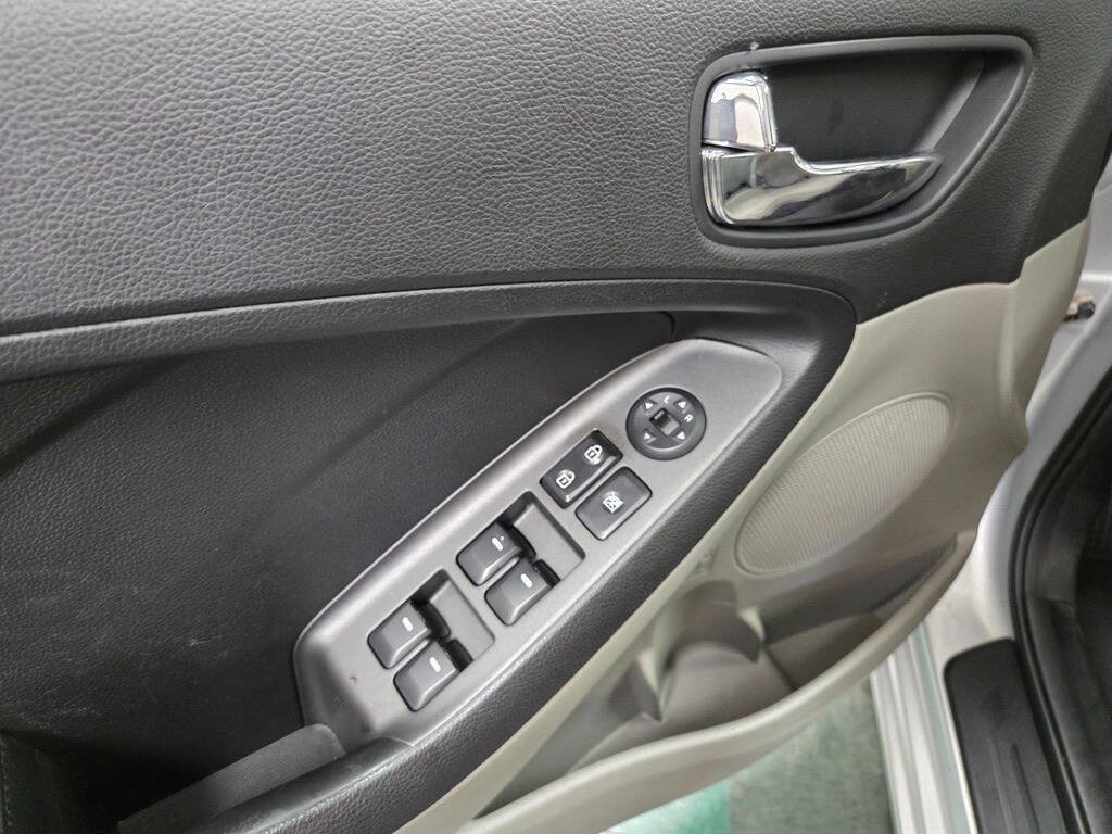 Used 2014 Kia Forte LX FWD image 34