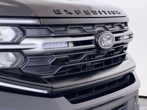 Used 2025 Ford Expedition Tremor AWD/4WD image 32