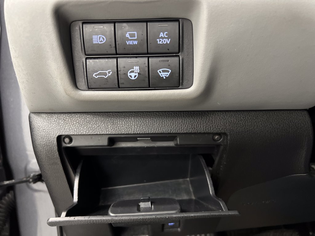 Used 2020 Toyota Highlander Platinum FWD image 54