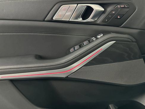 Used 2022 BMW X7 xDrive40i w/ Premium Package image 12