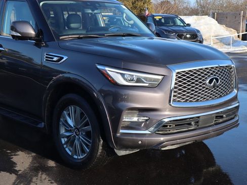 Used 2024 INFINITI QX80 Luxe image 3