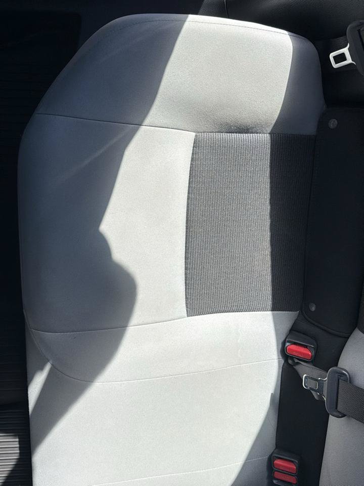 Used 2019 Toyota C-HR XLE FWD image 17