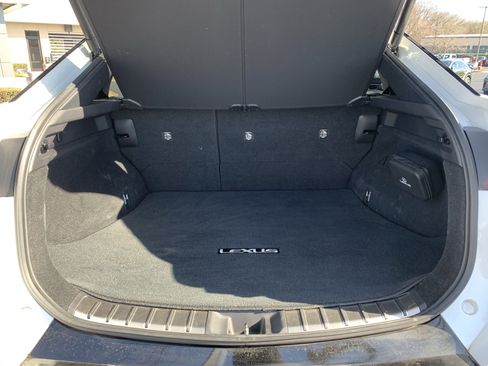 Used 2023 Lexus RZ 450e Premium image 34