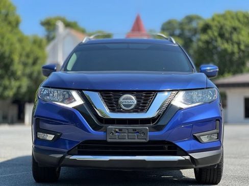 Used 2018 Nissan Rogue SV AWD/4WD image 2